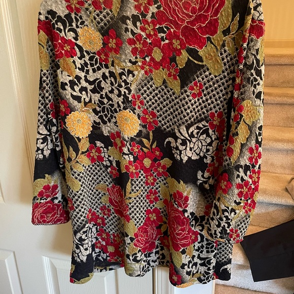 East 5th Woman Blouse - Picture 4 of 6